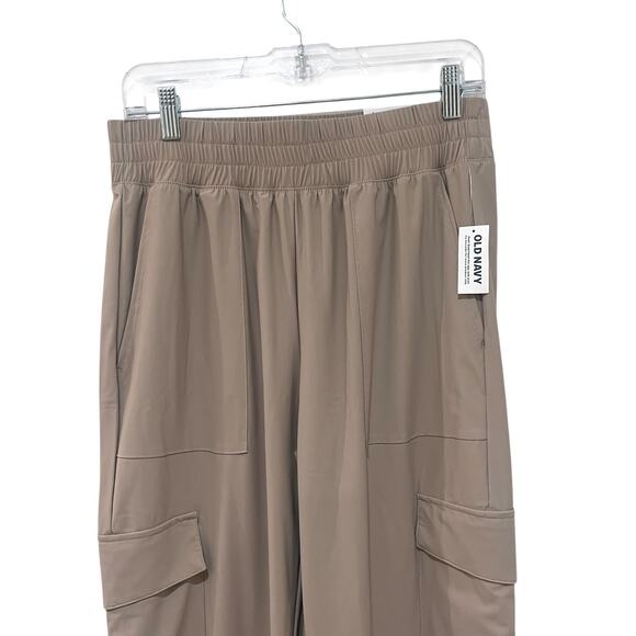 NEW Old Navy SleekTech Go-Dry Cargo Pants Tapered Beige Womens Small Tall - Picture 4 of 10
